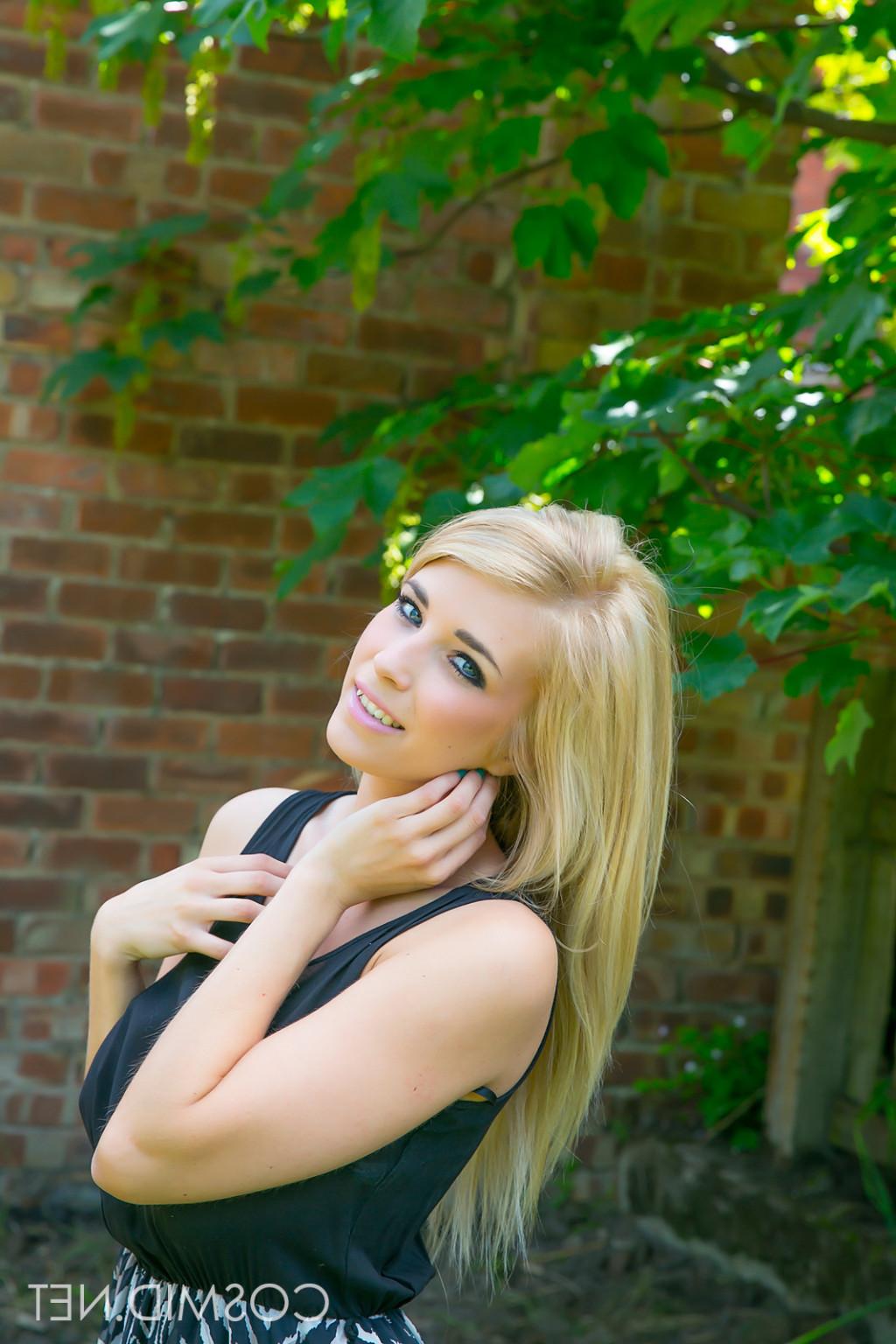 16P Cute blonde with big boobies pulls her dress off outside
