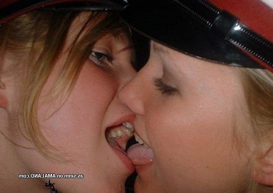 10P photo compilation of amateur horny liplocking lesbians
