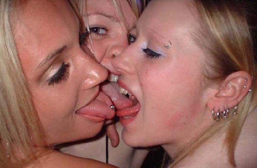 10P photo compilation of amateur horny liplocking lesbians
