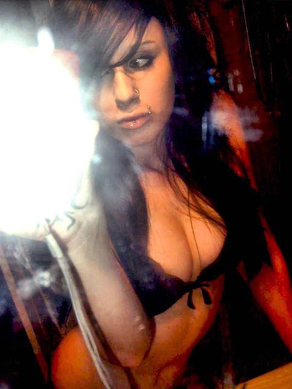 10P Compilation of self-shooting emo babes