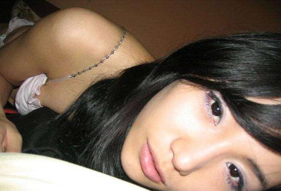 10P nice compilation of a thai chicks hot selfpics
