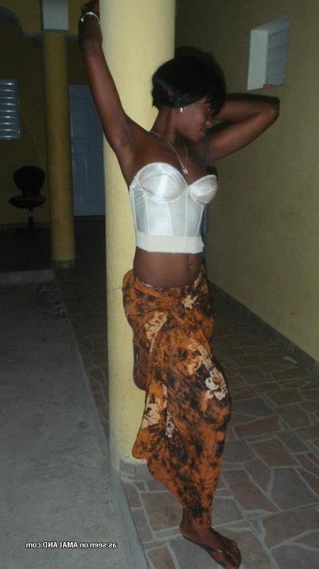10P Hot compilation of amateur ebony chicks teasing lovers in kinky selfpics