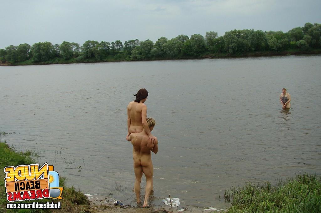 10P Nudist party on the river