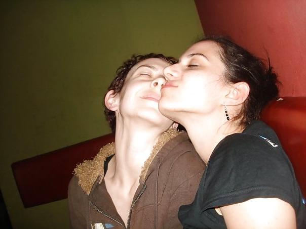 22P Facebook lesbians