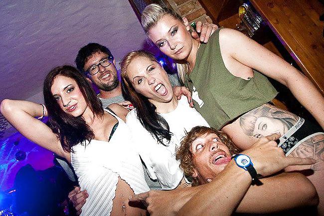 22P Facebook lesbians