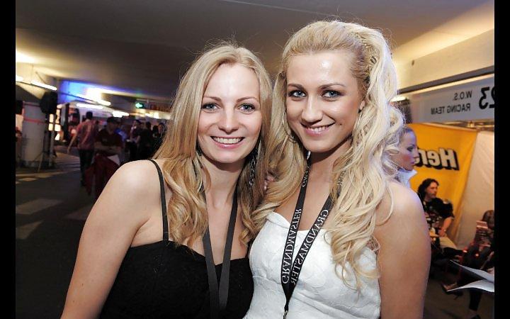 22P Facebook lesbians