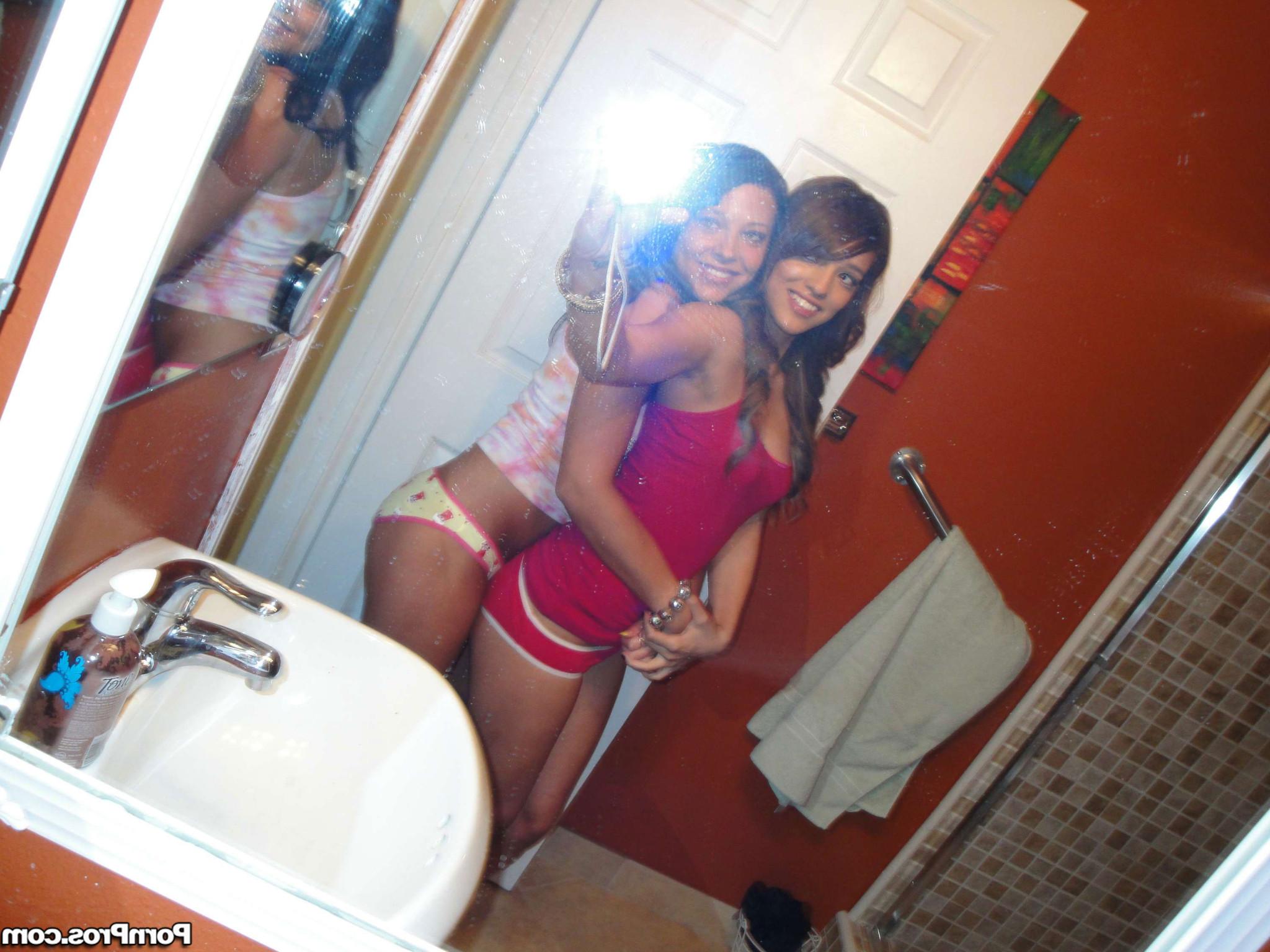 20P Teen girlfriends fuck one guy