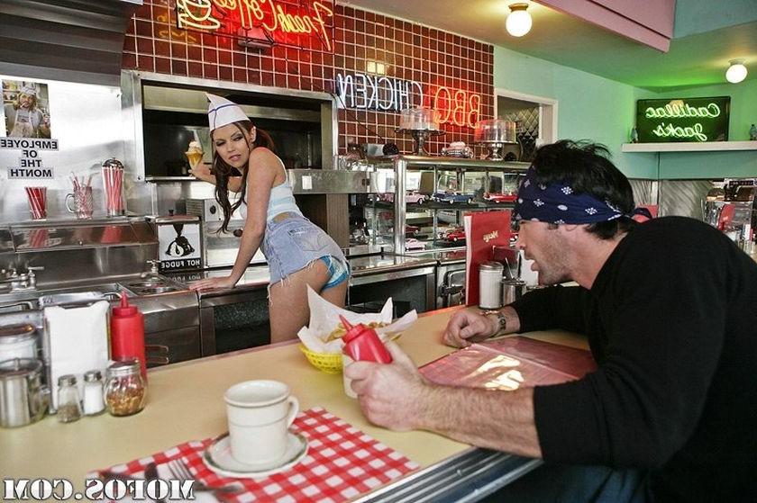 15P Missy Stone banged in a burger place
