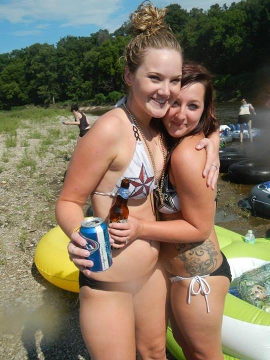 14P Hot amateur college girls enjoy showing off when drunk
