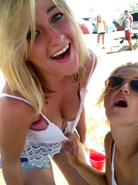14P Hot amateur college girls enjoy showing off when drunk