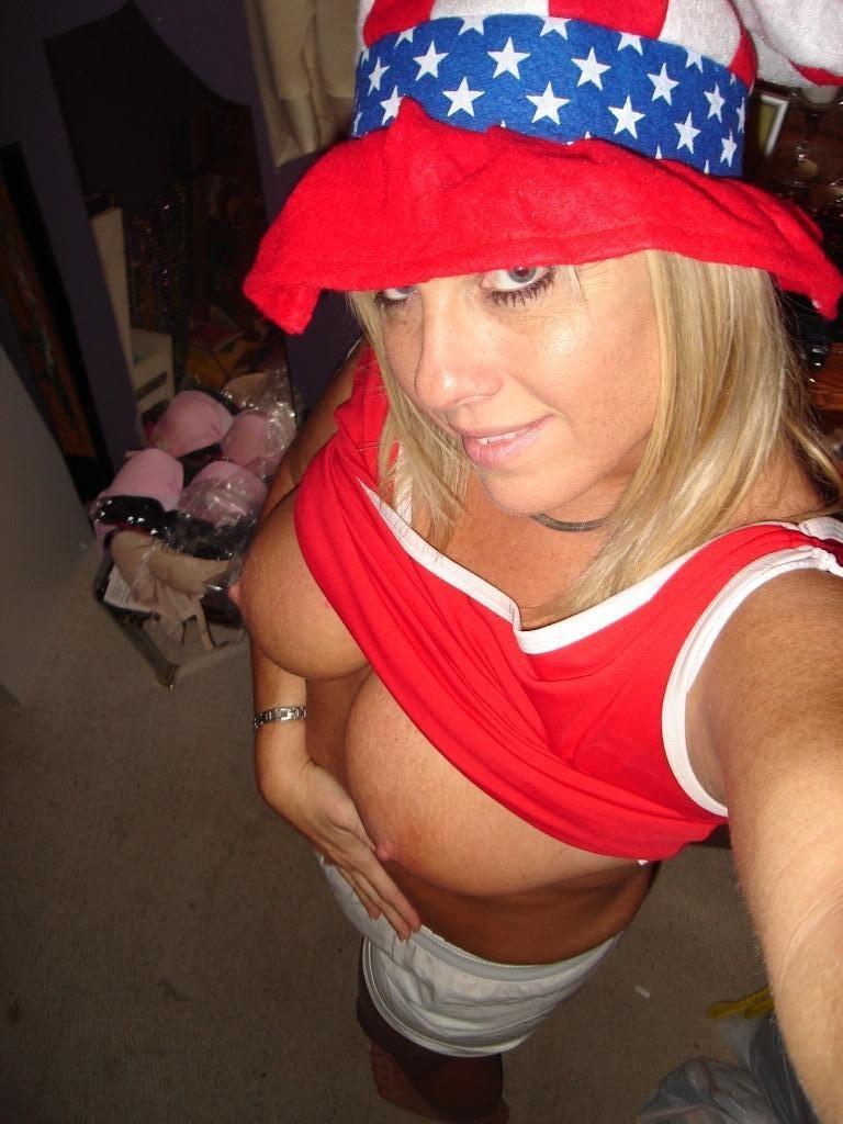 15P Gorgeous patriotic teens showing off in self shot pics