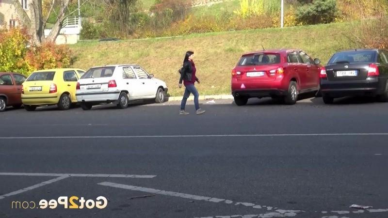 15P Shy girl needs to pee next to a busy road