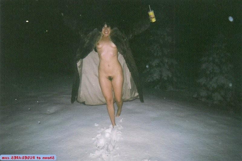 15P Amateur girls discovered naked