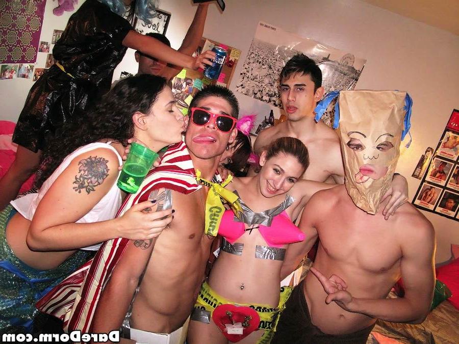 16P College coeds dorm party