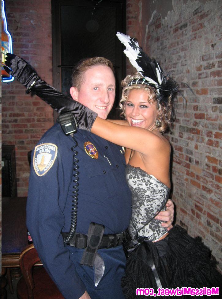 15P Melissa Midwest posing with a fake cop