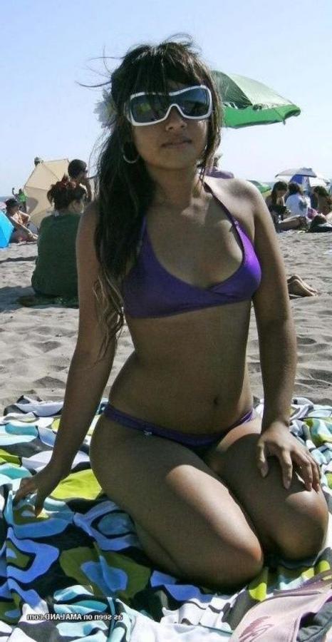12P Compilation of sexy amateur chicks posing outdoors