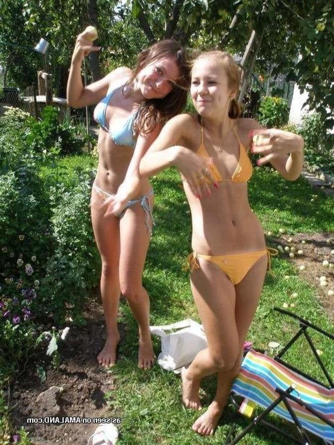 12P Compilation of sexy amateur chicks posing outdoors