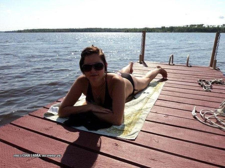 12P Compilation of sexy amateur chicks posing outdoors