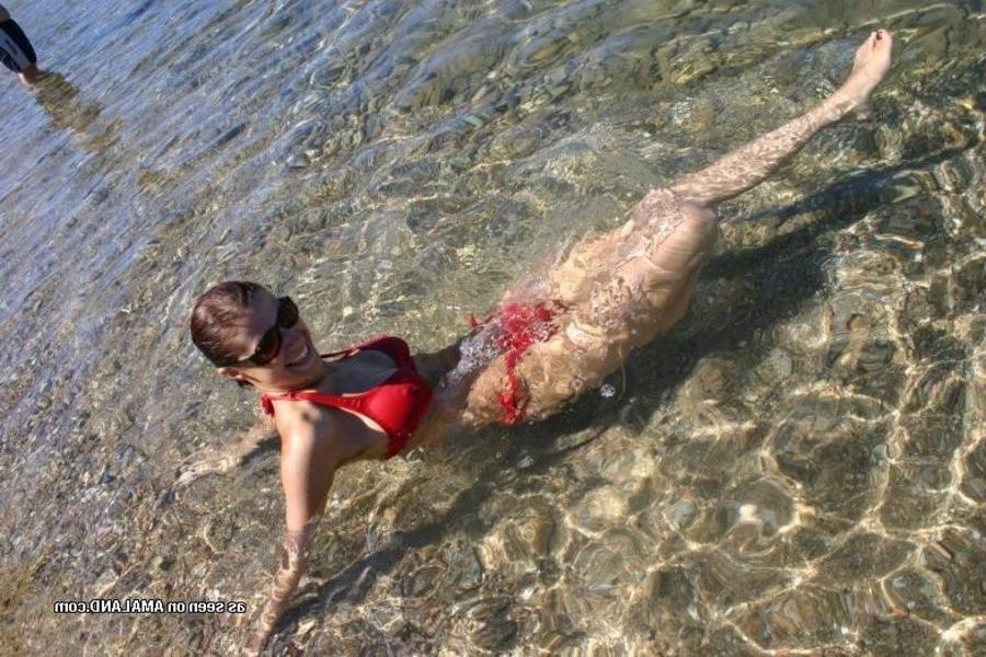 12P Compilation of sexy amateur girlfriends posing outdoors
