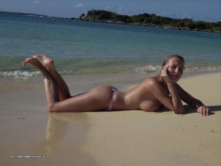 10P Compilation of naughty amateur gfs posing sexy outdoors