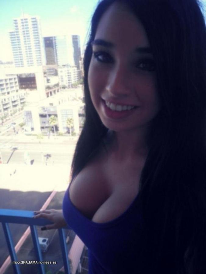 10P Compilation of a sexy busty cutie posing in hot selfpics