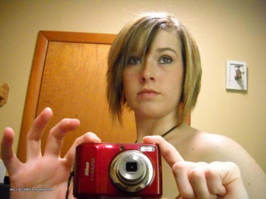 9P Compilation of an amateur chick camwhoring at home