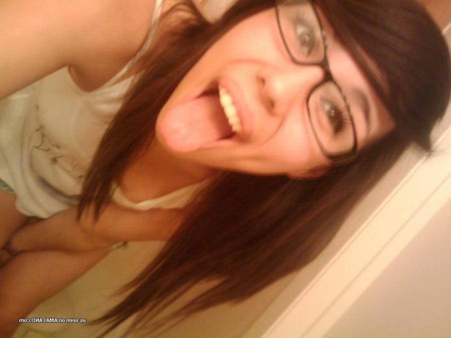 12P Compilation of an amateur Spanish babe camwhoring