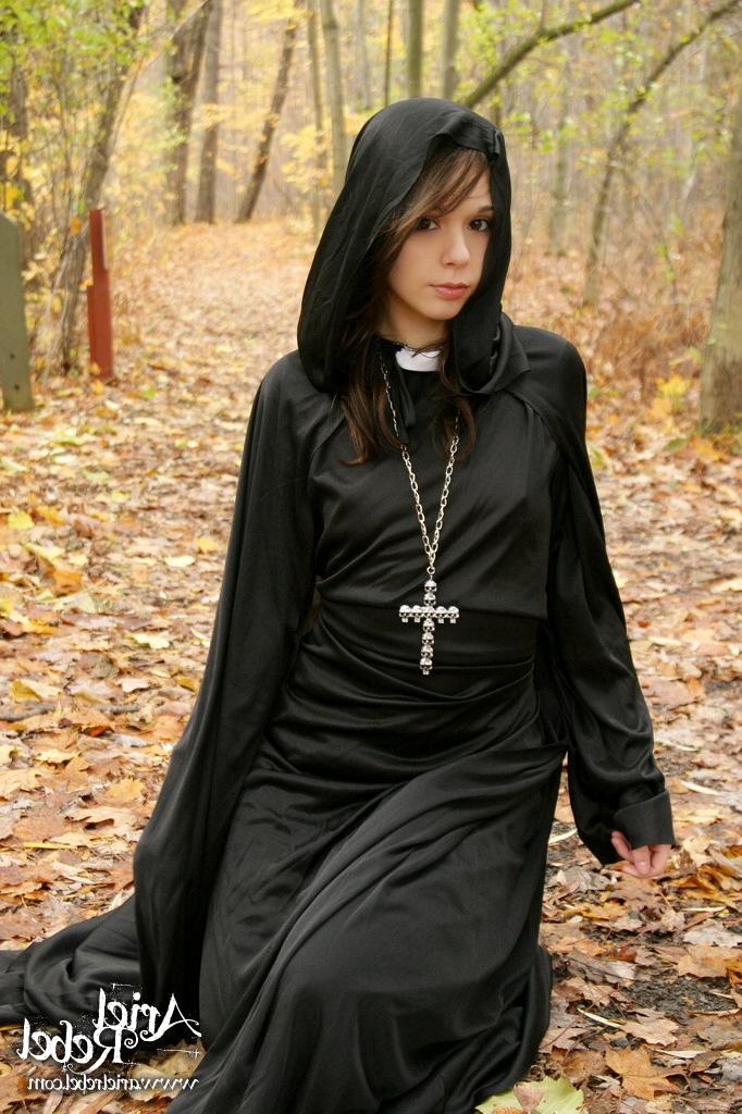 15P Kinky witch teen for Halloween