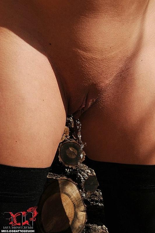16P Kora huge tits amateur babe rope tied outdoors and pees herself