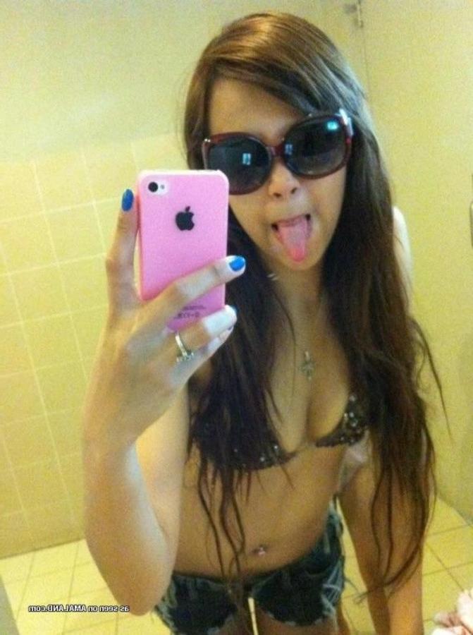 10P Compilation of nonnude Asian hotties posing sexy on cam