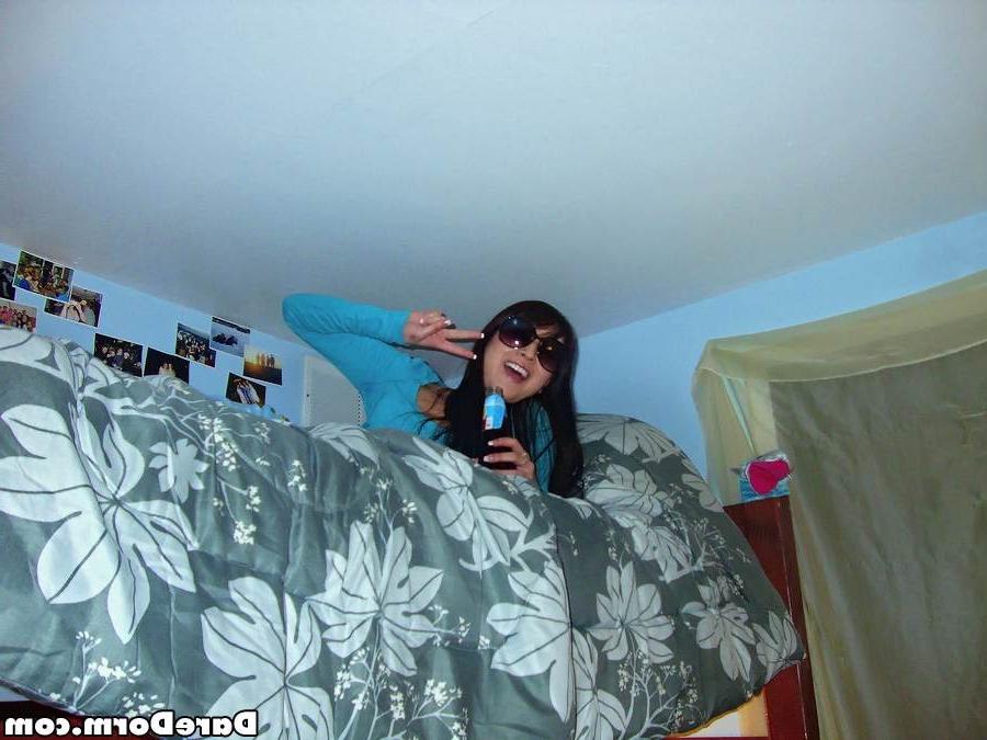 16P College coeds dorm party