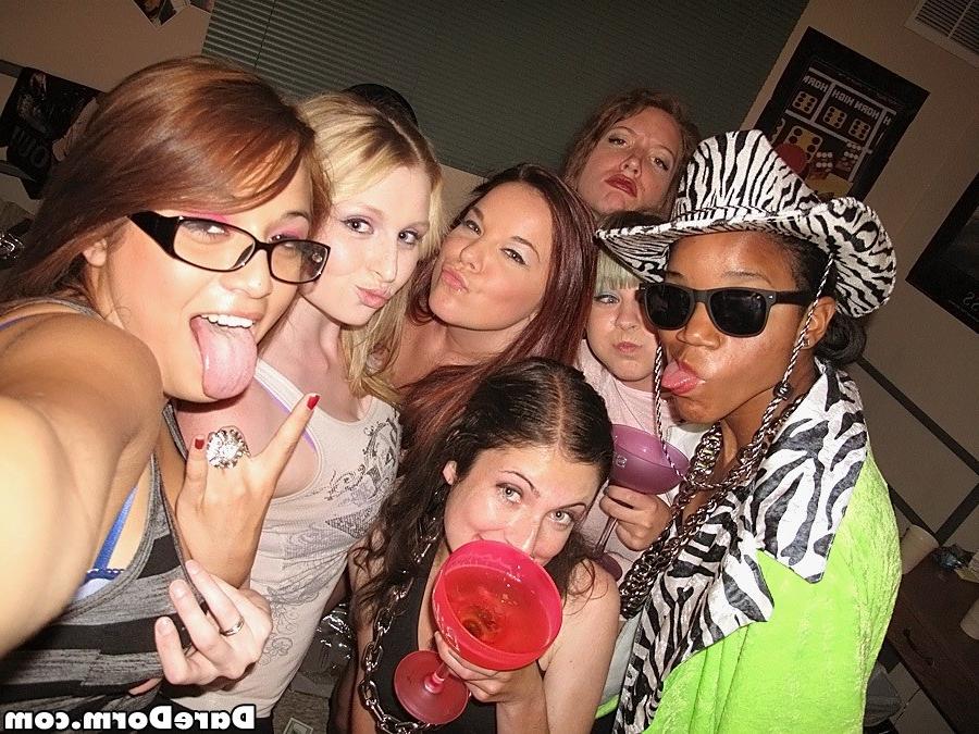 16P College coeds dorm party