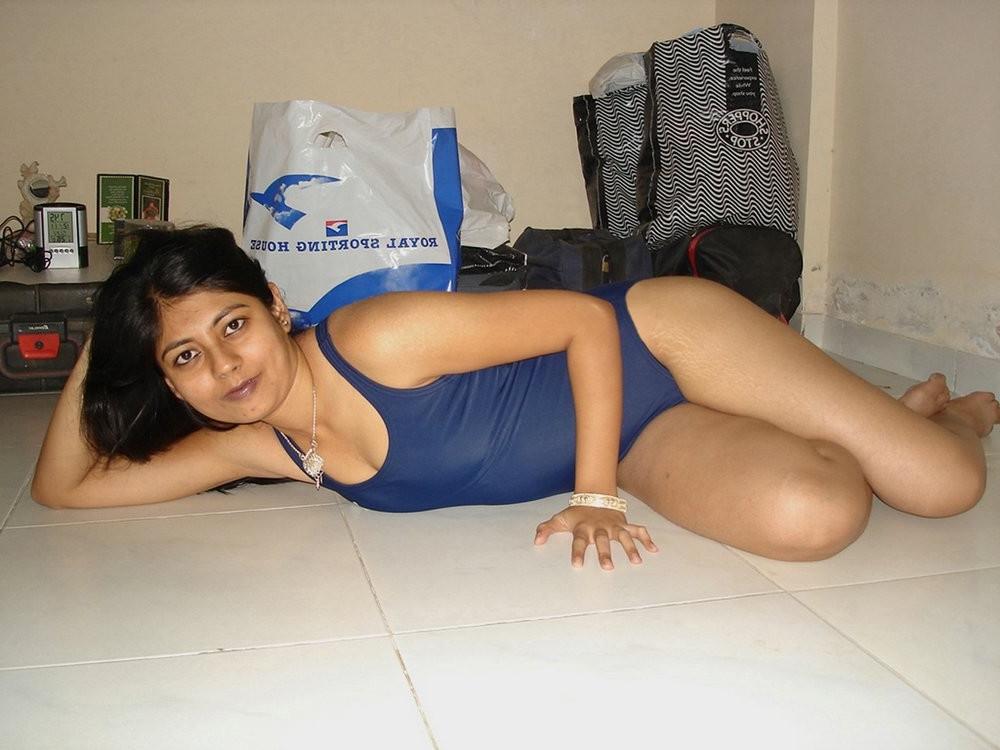 15P Sexy hot indian desi girls sucking and fucking