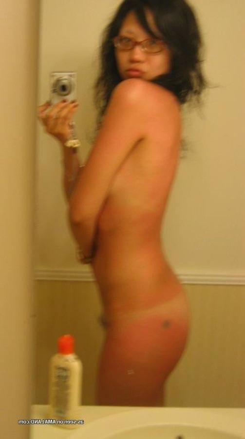 10P Compilation of a naughty Asian girlfriend posing naked