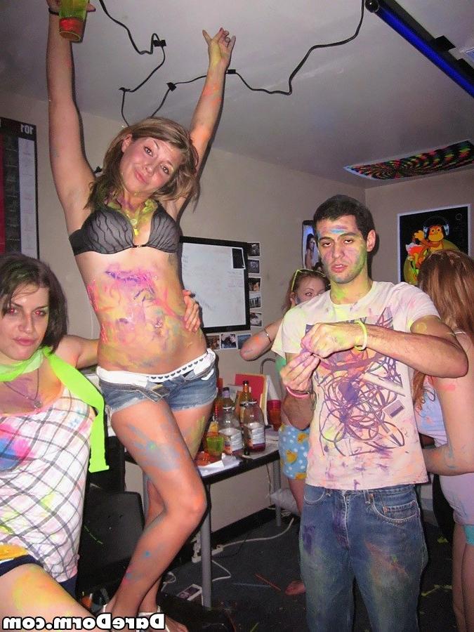 16P College coeds dorm party