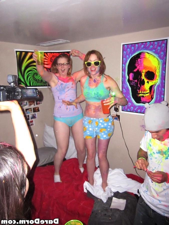 16P College coeds dorm party