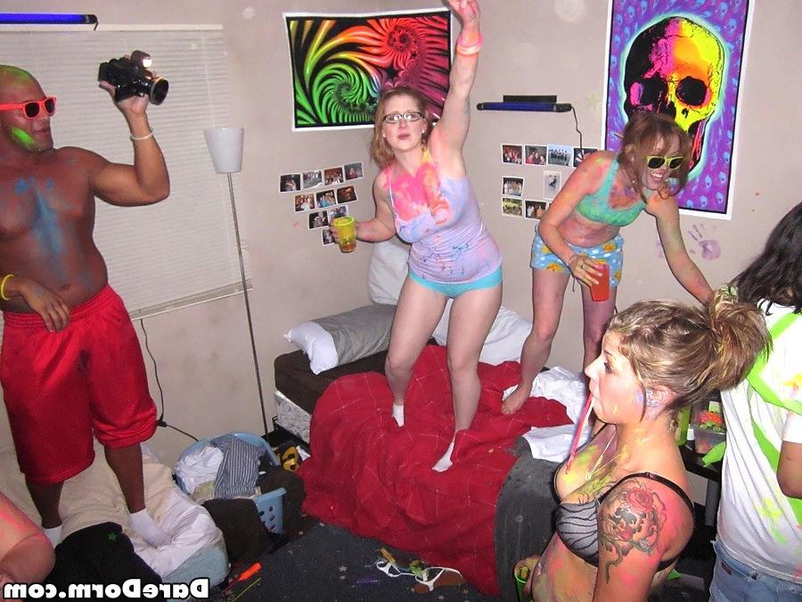 16P College coeds dorm party