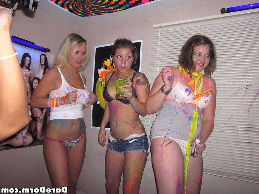 16P College coeds dorm party
