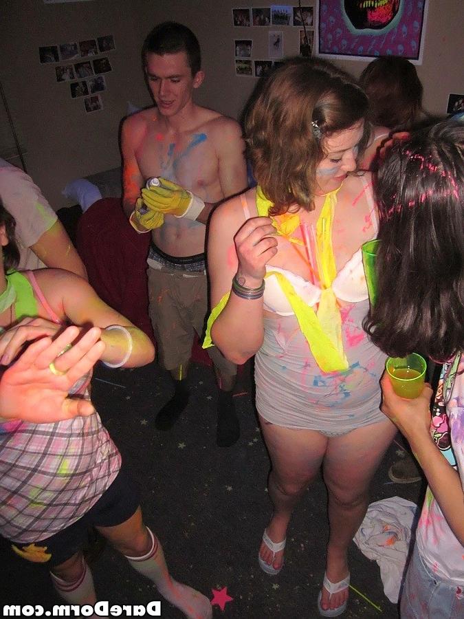 16P College coeds dorm party