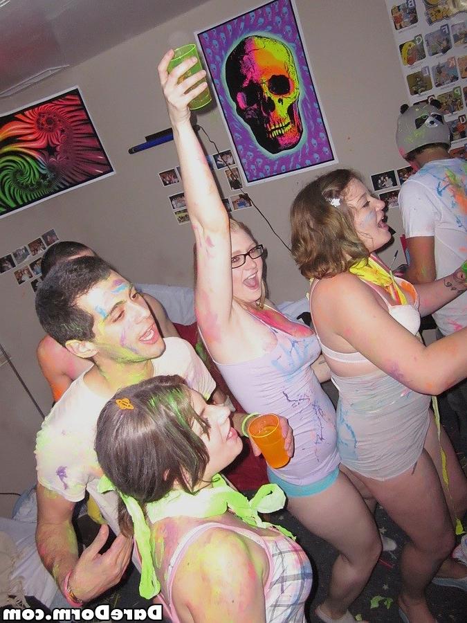 16P College coeds dorm party