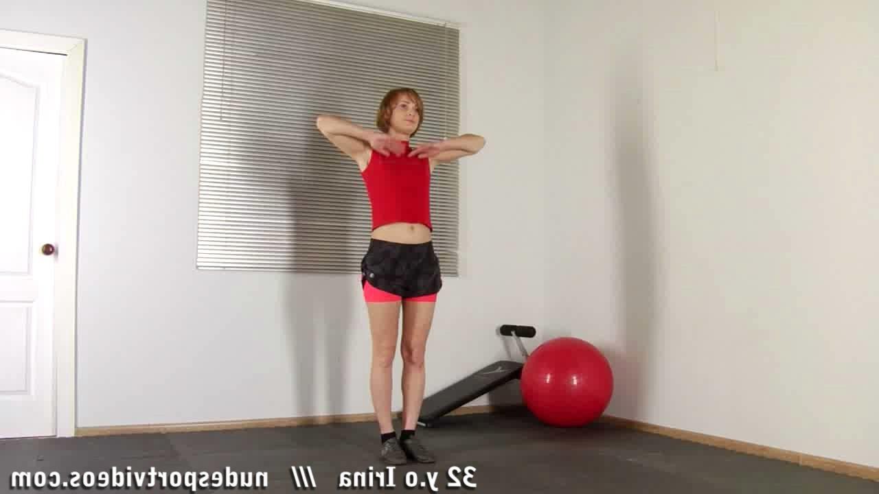 15P Sexy amateur blonde naked exercising