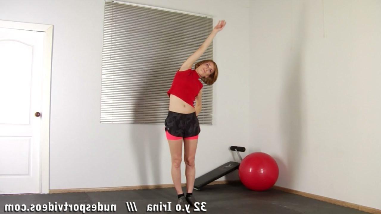 15P Sexy amateur blonde naked exercising