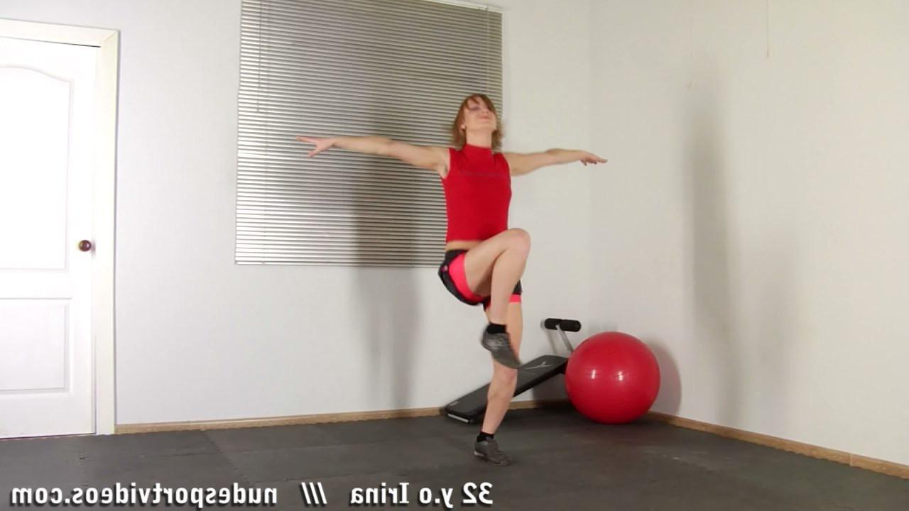 15P Sexy amateur blonde naked exercising