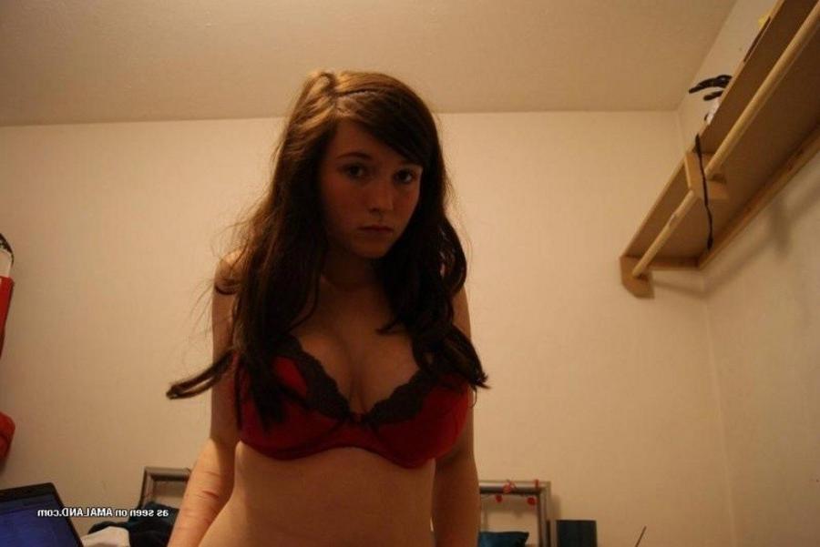 10P Collection of busty amateur chicks posing for their BFs
