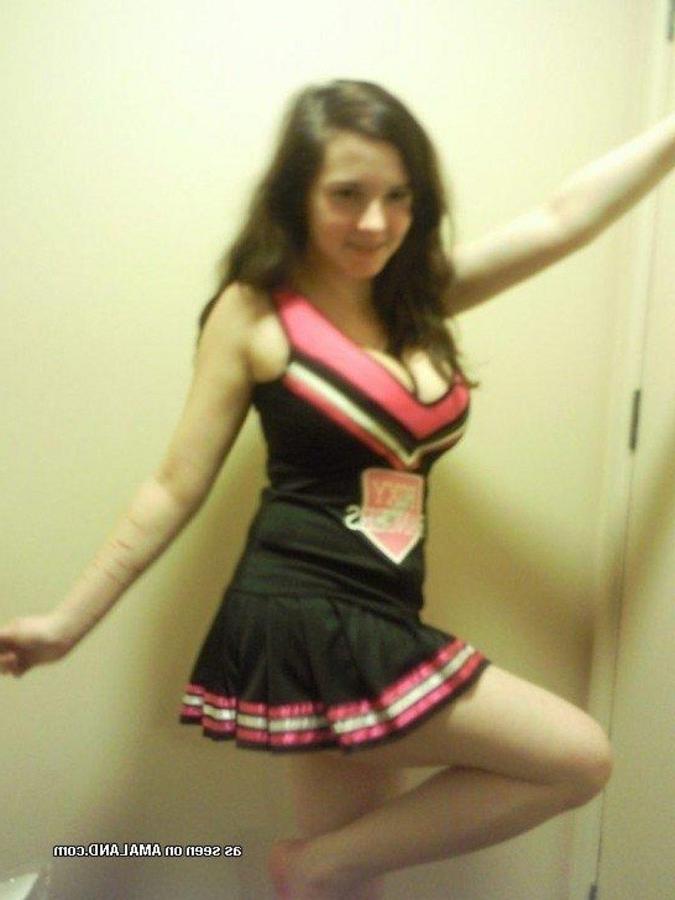 10P Collection of busty amateur chicks posing for their BFs