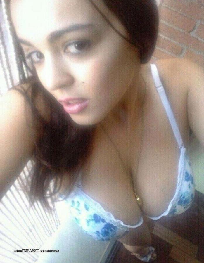 10P Compilation of a sexy heavy-chested honey camwhoring