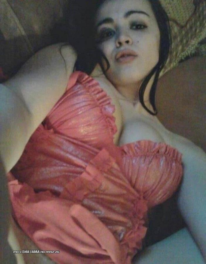 10P Compilation of a sexy heavy-chested honey camwhoring