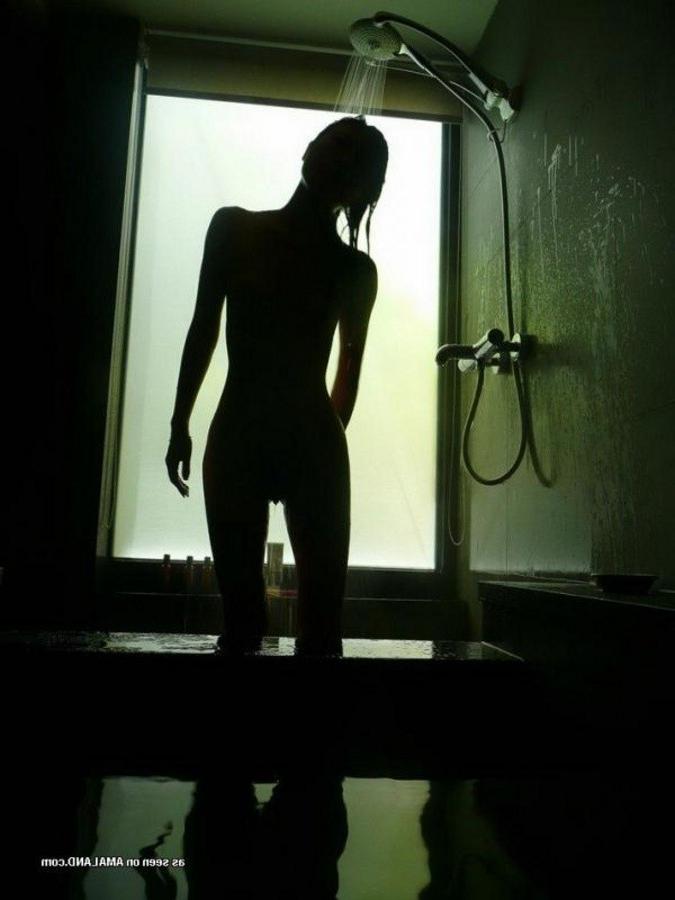 11P Hacked photos of a slutty chick in various sexy poses