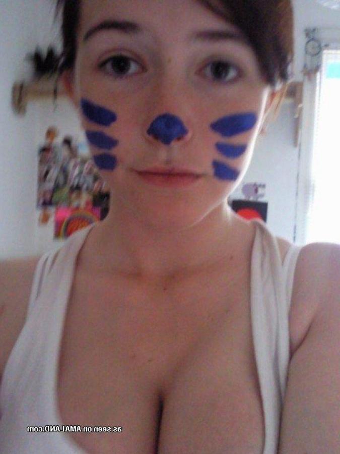 11P Collection of a sexy amateur cutie camwhoring at home