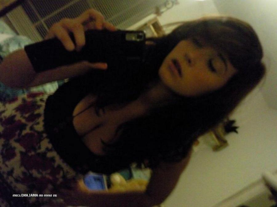 11P Collection of a sexy amateur cutie camwhoring at home